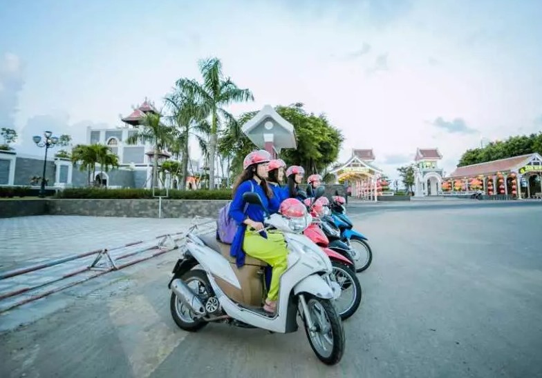 Tour trong ngày I Tour khám phá Đà Nẵng 1 ngày bằng xe máy với thiếu nữ áo dài I Đà Nẵng